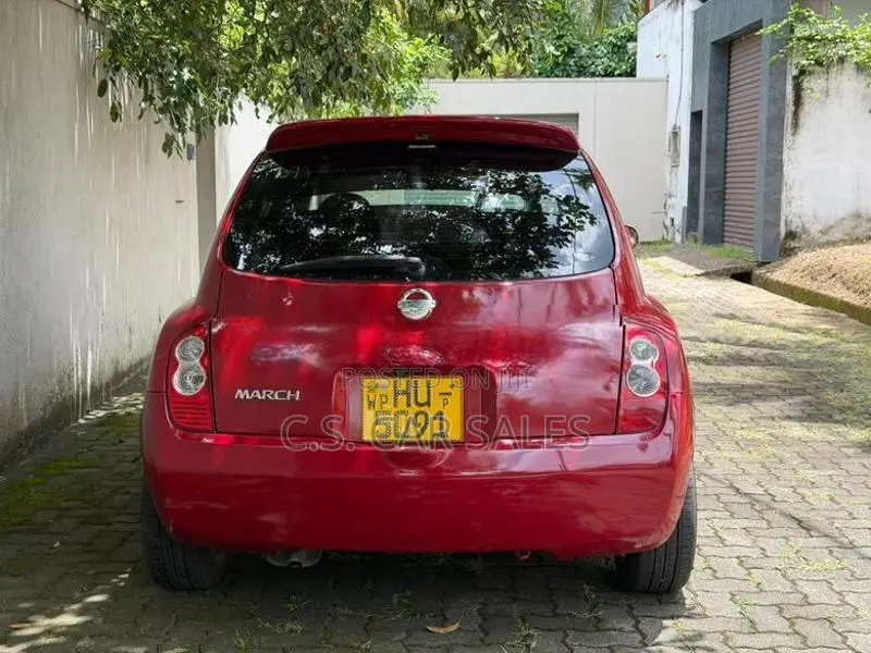 Nissan March 2002