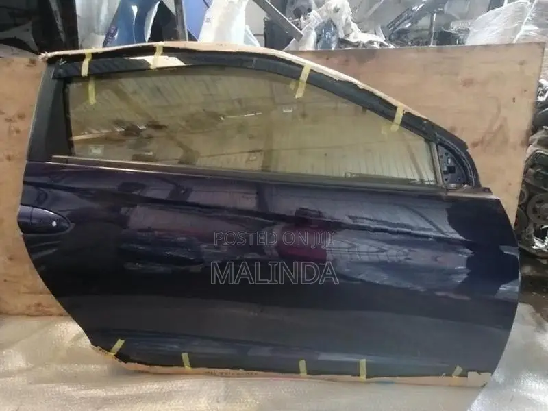 Honda CRZ (ZF2) RH Front Door - Reconditioned