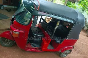 Bajaj RE 2010