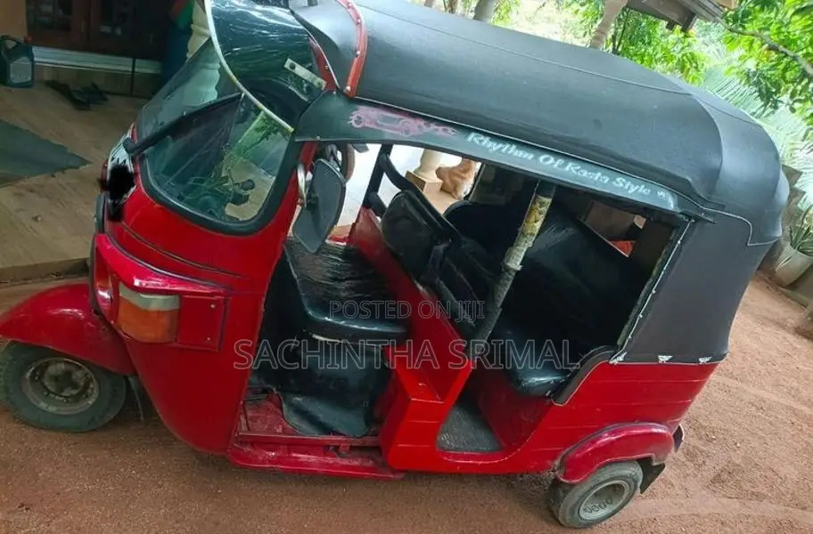 Bajaj RE 2010