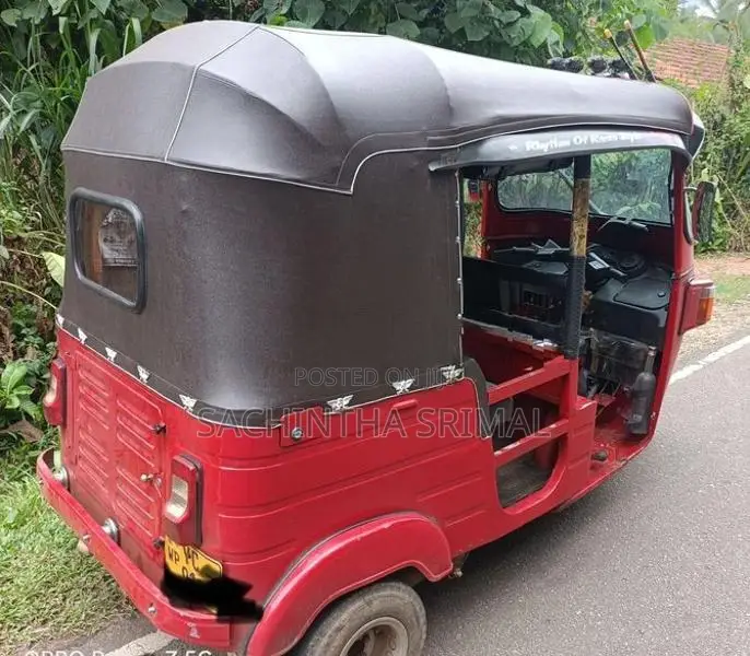 Bajaj RE 2010