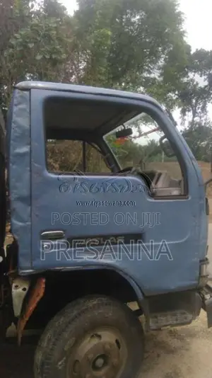 Nissan cabin for Lorry