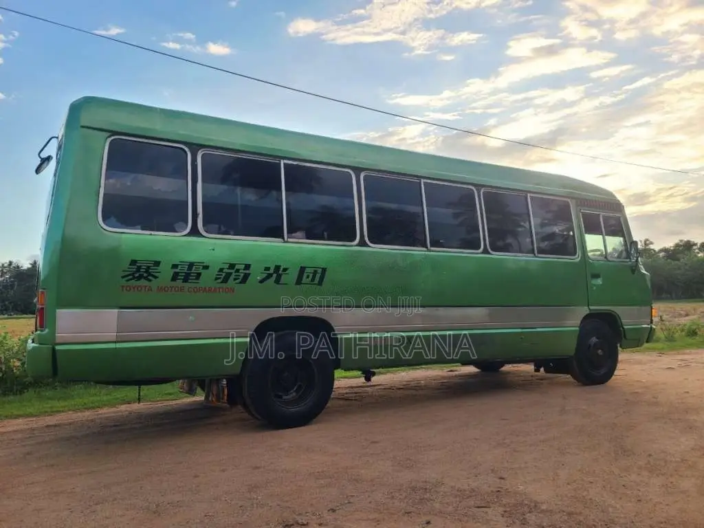 Toyota Coaster 1987 Bus (Used)