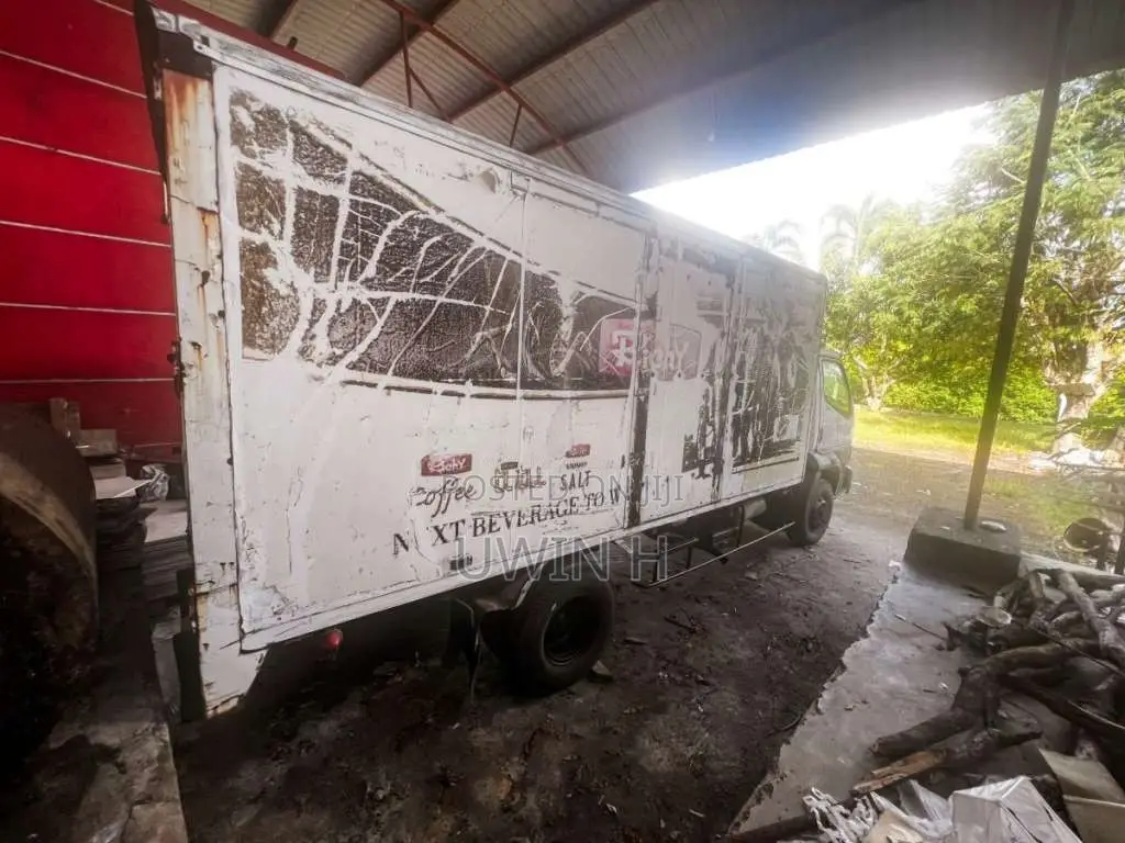 Mitsubishi Fuso 1997 Lorry (Used)