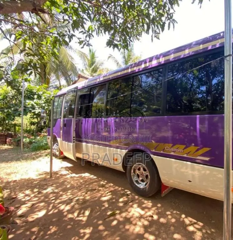 Mitsubishi Fuso 2011 Bus (Used)