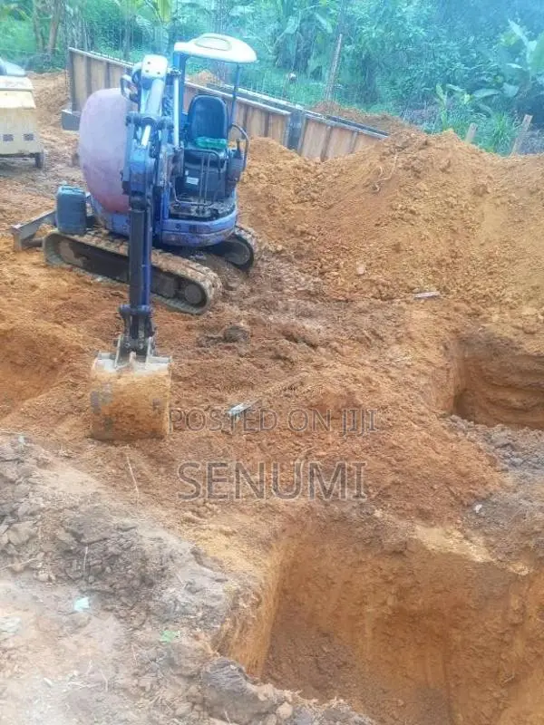 Komatsu 28 Uu 2016 Heavy-Duty (Used)