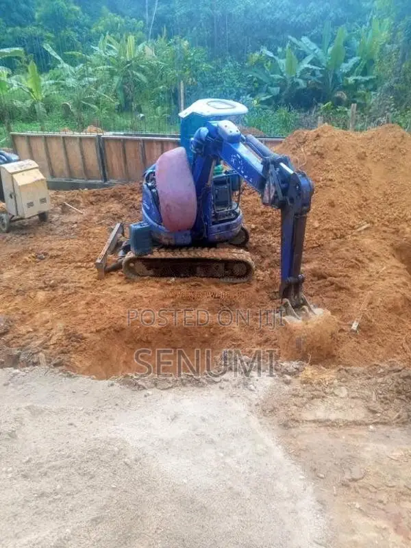 Komatsu 28 Uu 2016 Heavy-Duty (Used)