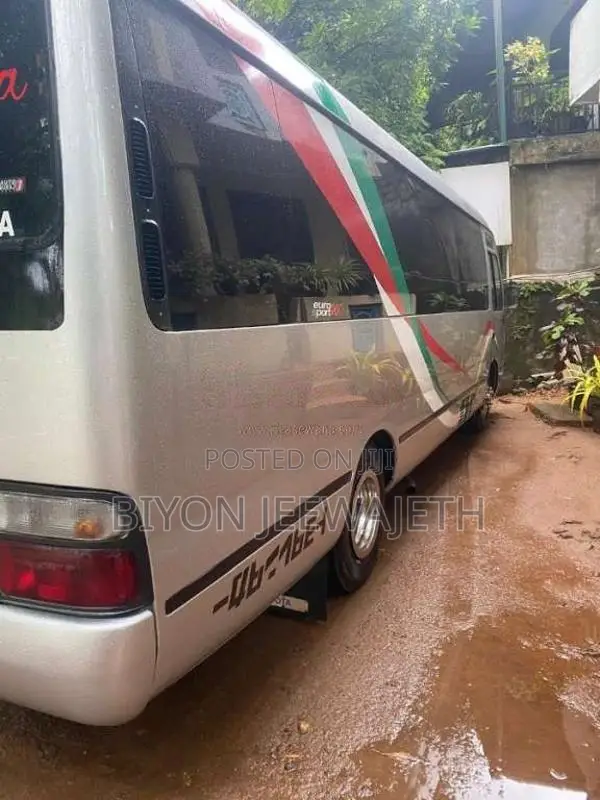 Toyota Coaster 2010 Bus (Used)