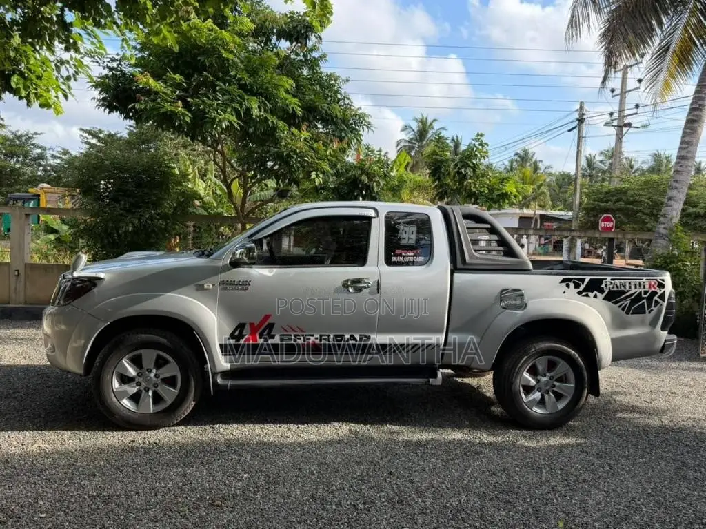 Toyota Hilux 2005 Pickup (Used)
