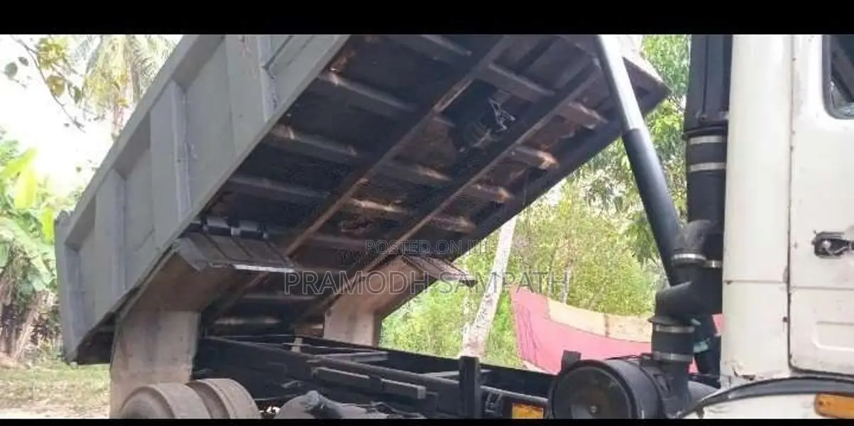 Tata Tipper 2006 Lorry (Used)