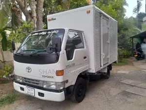 Toyota Dyna 2000 Lorry (Used)