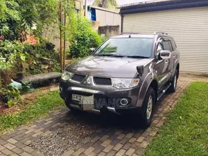 Mitsubishi MONTERO SPORT 2011 SUV (Used)