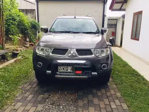 Mitsubishi MONTERO SPORT 2011 SUV (Used)