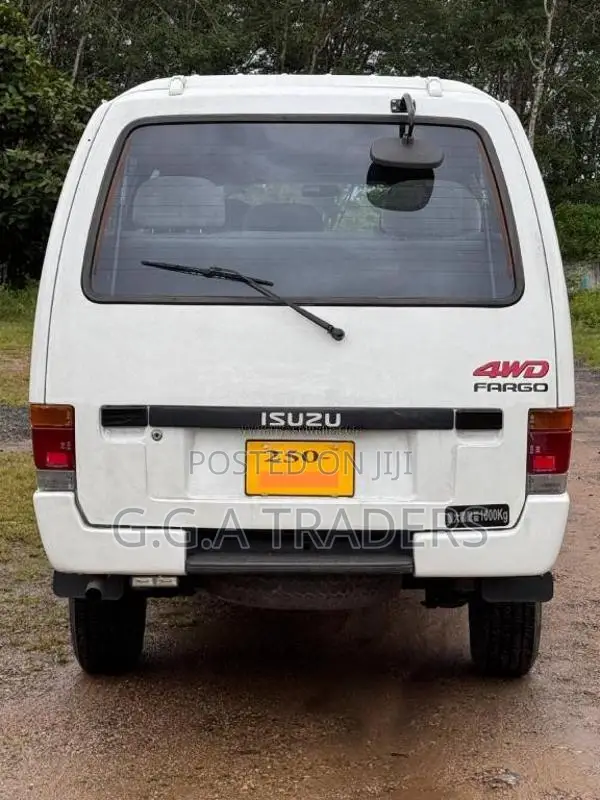 Isuzu Fargo 1993 Van (Used)