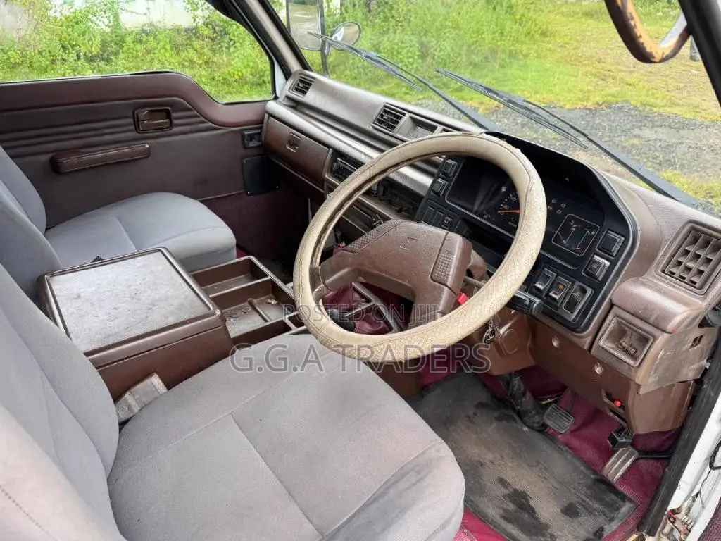 Isuzu Fargo 1993 Van (Used)