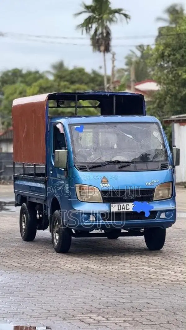 Tata Dimo Batta 2015 Lorry (Used)