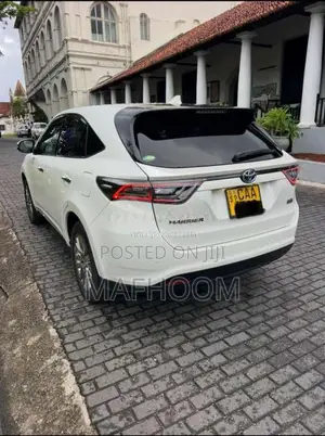 Toyota Harrier Premium 2014 SUV (Used)
