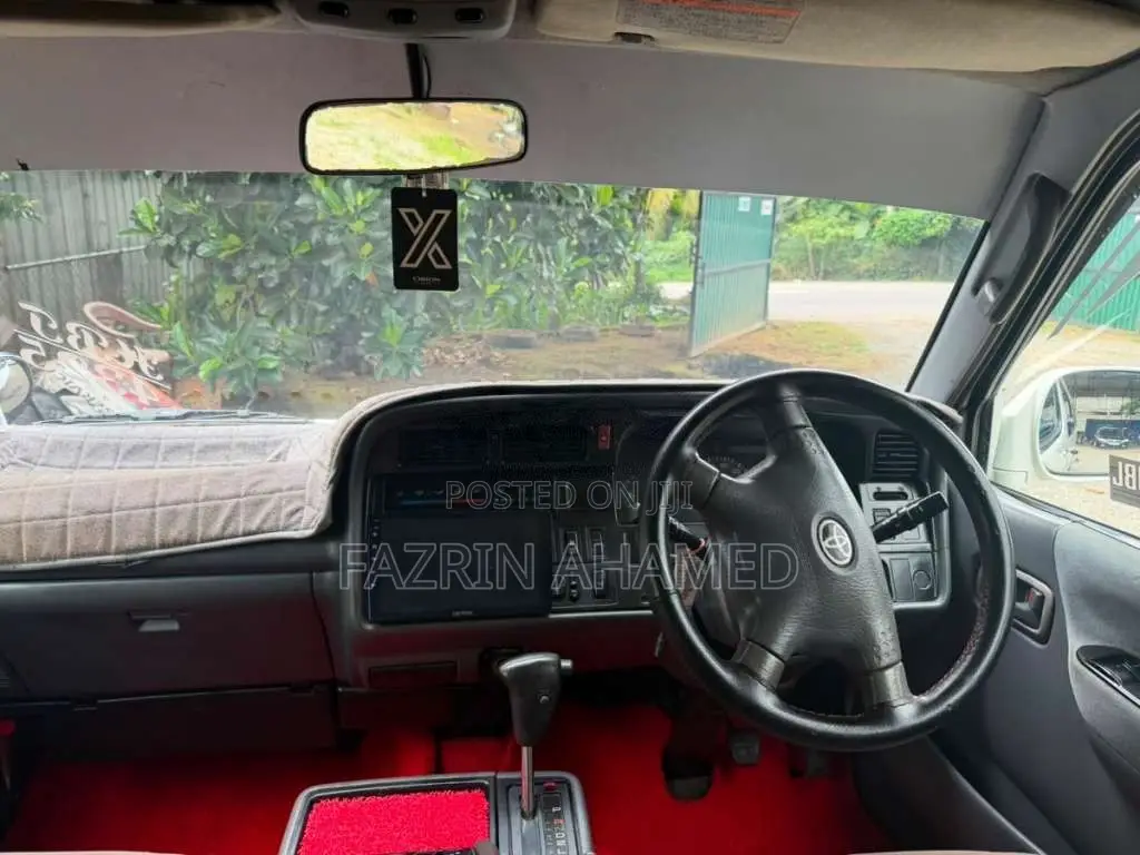 Toyota Dolphin LH172 2002 Van (Used)