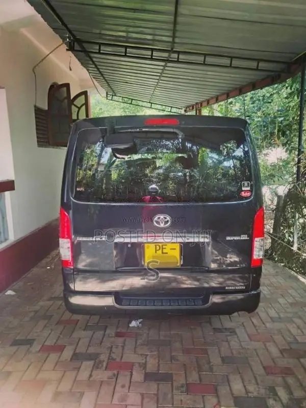 Toyota KDH 200 Super GL 2007 Van (Used)