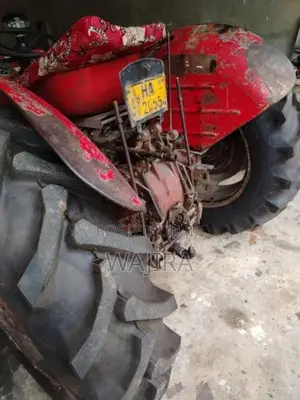 Massey-Ferguson 240 1999 Tractor (Used)