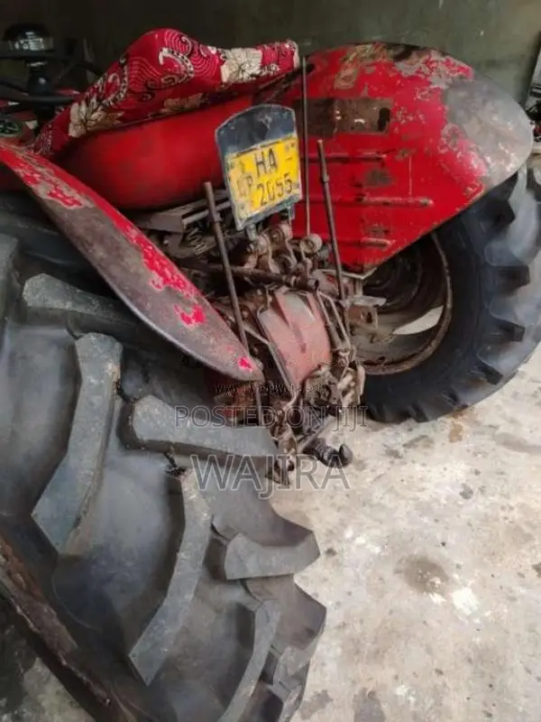 Massey-Ferguson 240 1999 Tractor (Used)