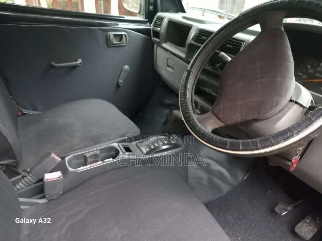 Mitsubishi MiniCab 1999 Van (Used)