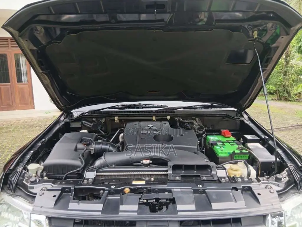 Mitsubishi Montero 2013 SUV (Used)