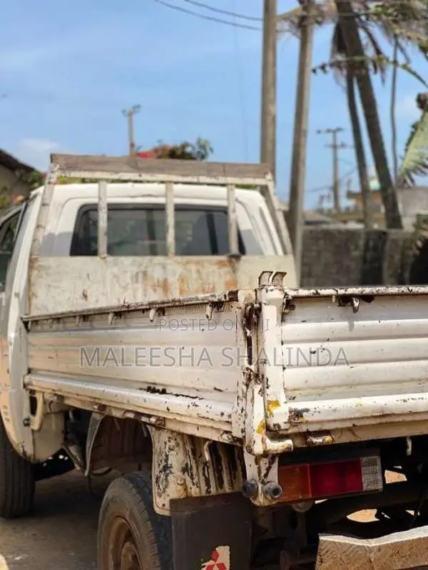 Mitsubishi L300 1986 Lorry (Used)