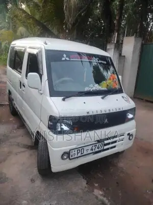 Mitsubishi U61 MiniCab 2011 Van (Used)
