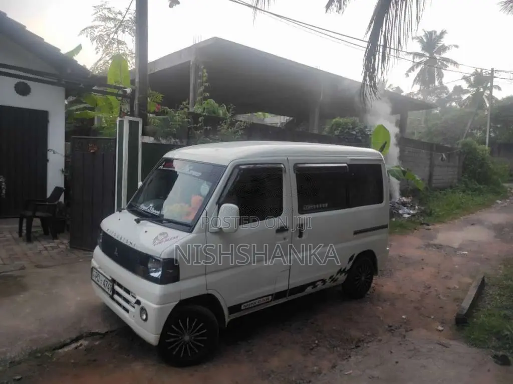 Mitsubishi U61 MiniCab 2011 Van (Used)