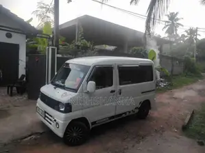 Mitsubishi U61 MiniCab 2011 Van (Used)