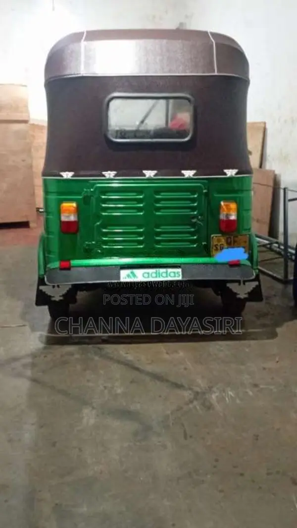 Bajaj 2 Stroke 2006 Three Wheel (Used)