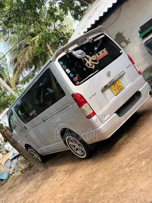 Toyota KDH 2007 Van (Used)