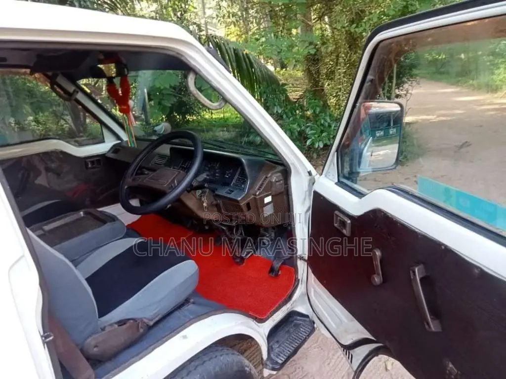 Toyota Shell 1989 Van (Used)