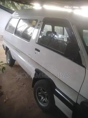 Toyota CR27 1991 Van (Used)