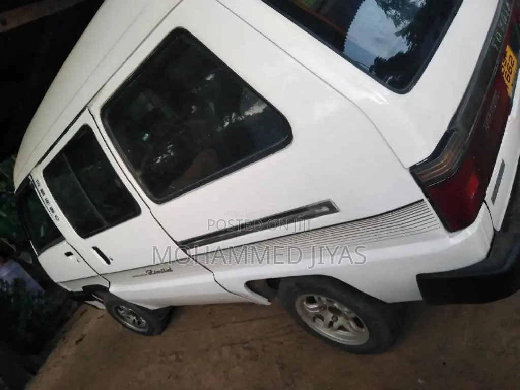 Toyota CR27 1991 Van (Used)