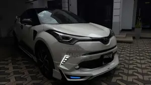 Toyota CHR 2018 SUV (Used)