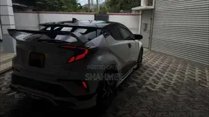 Toyota CHR 2018 SUV (Used)