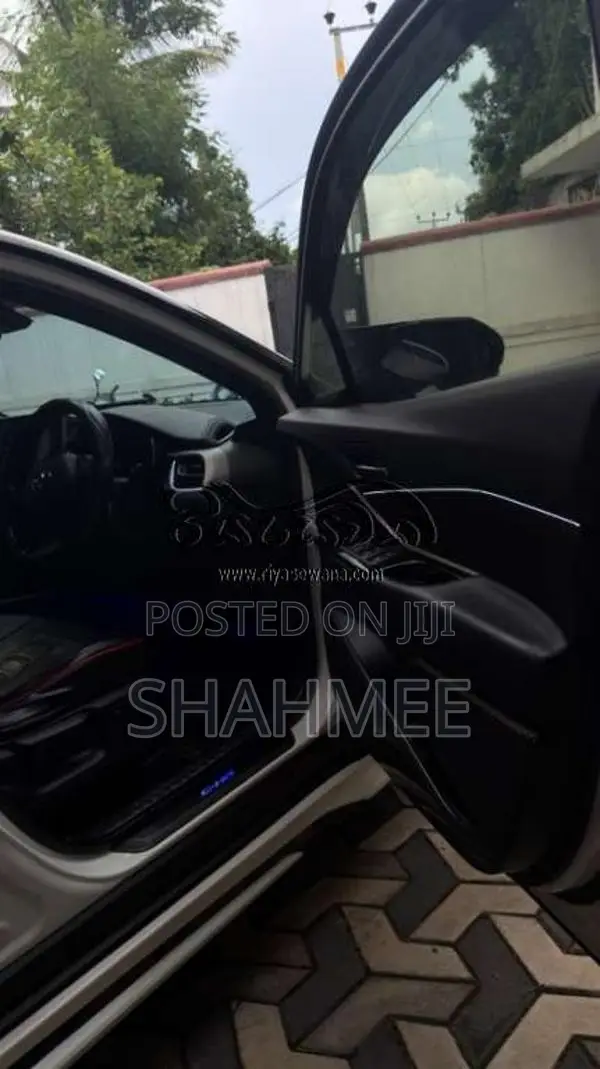 Toyota CHR 2018 SUV (Used)