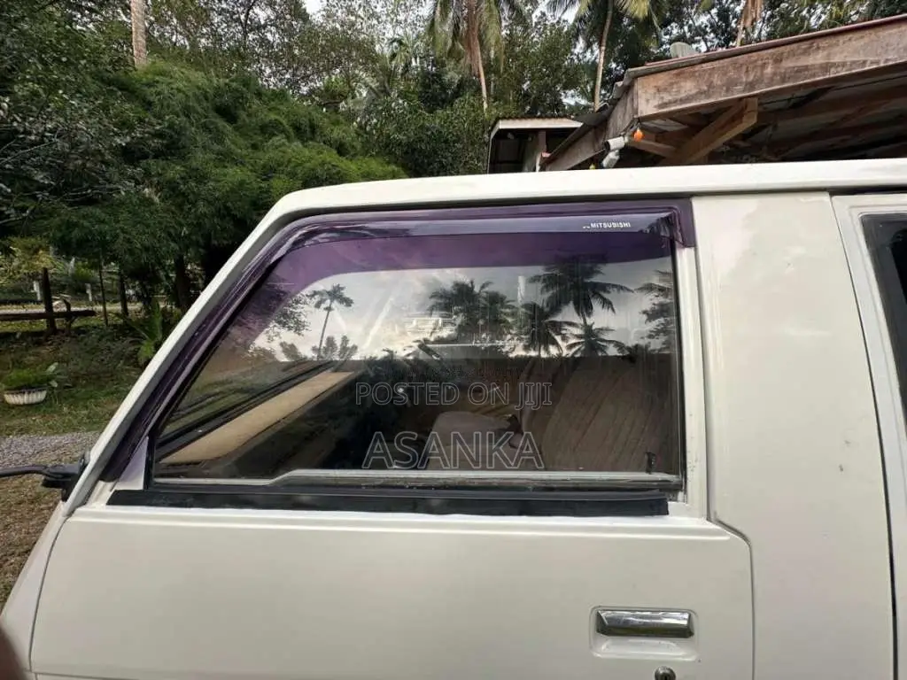 Mitsubishi L300 1987 Van (Used)