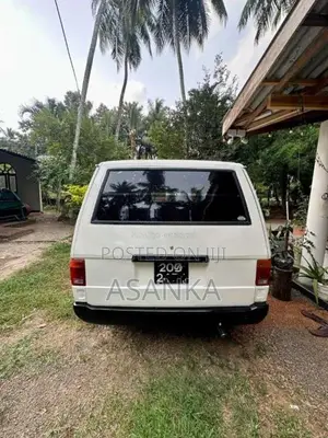 Mitsubishi L300 1987 Van (Used)