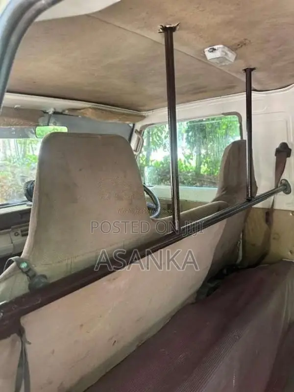 Mitsubishi L300 1987 Van (Used)