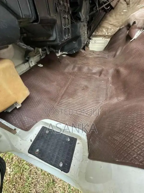 Mitsubishi L300 1987 Van (Used)