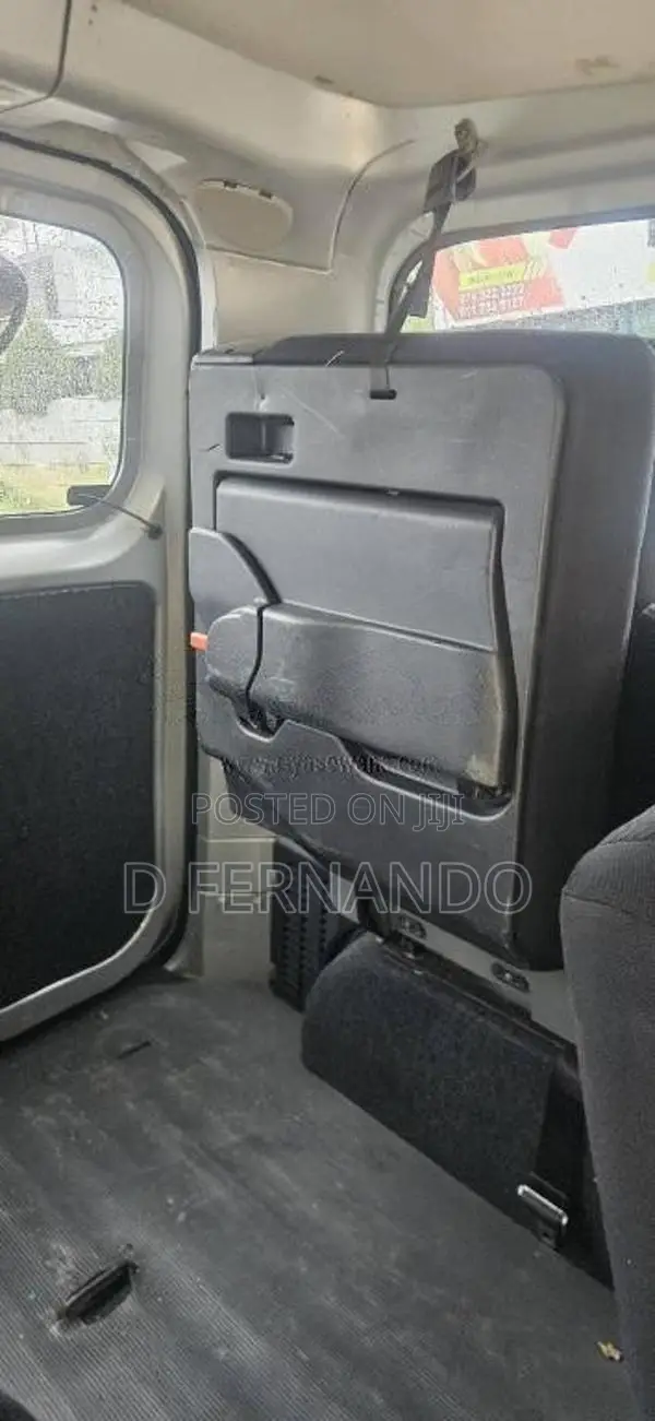 Nissan NV200 2017 Van (Used)