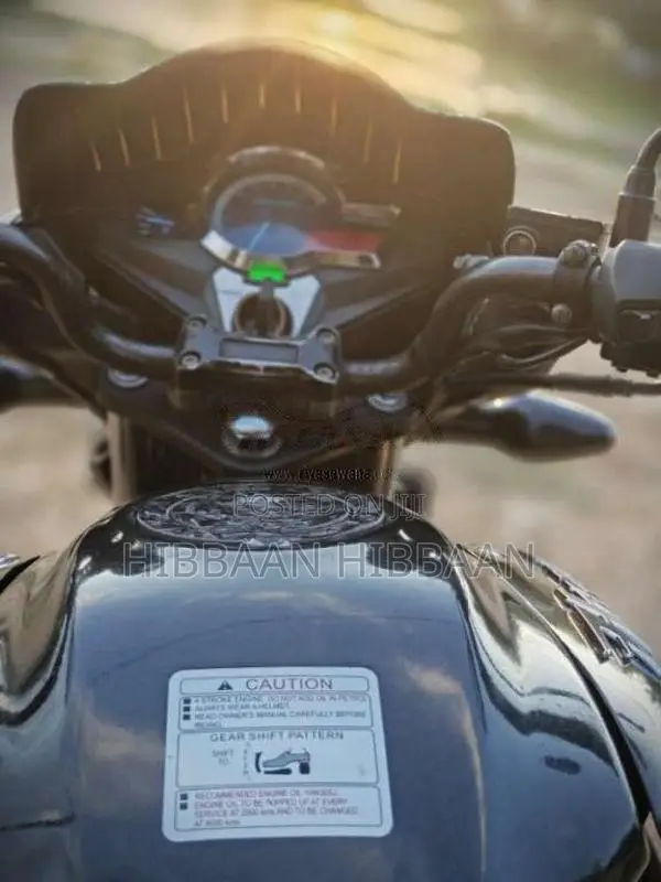 Hero Hunk 2015 Motorbike (Used)