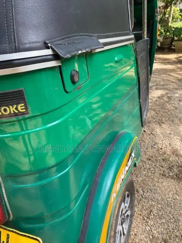 Bajaj 4 Stroke 2010 Three Wheel (Used)