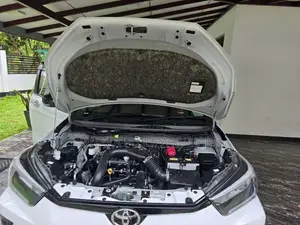 Toyota Raize 2025 SUV (Used)