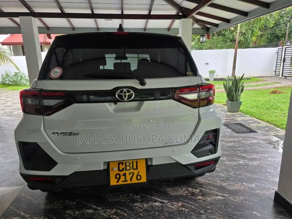 Toyota Raize 2025 SUV (Used)