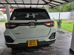 Toyota Raize 2025 SUV (Used)