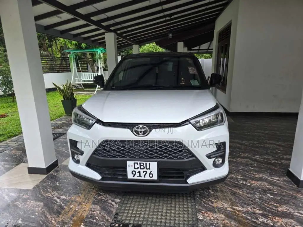 Toyota Raize 2025 SUV (Used)